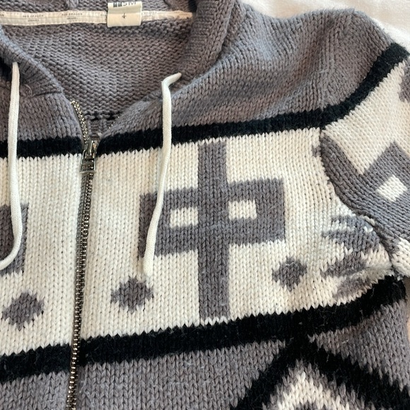 Red Dragon Women’s Full zip up Chunky Hoodie Size Small - Picture 3 of 9